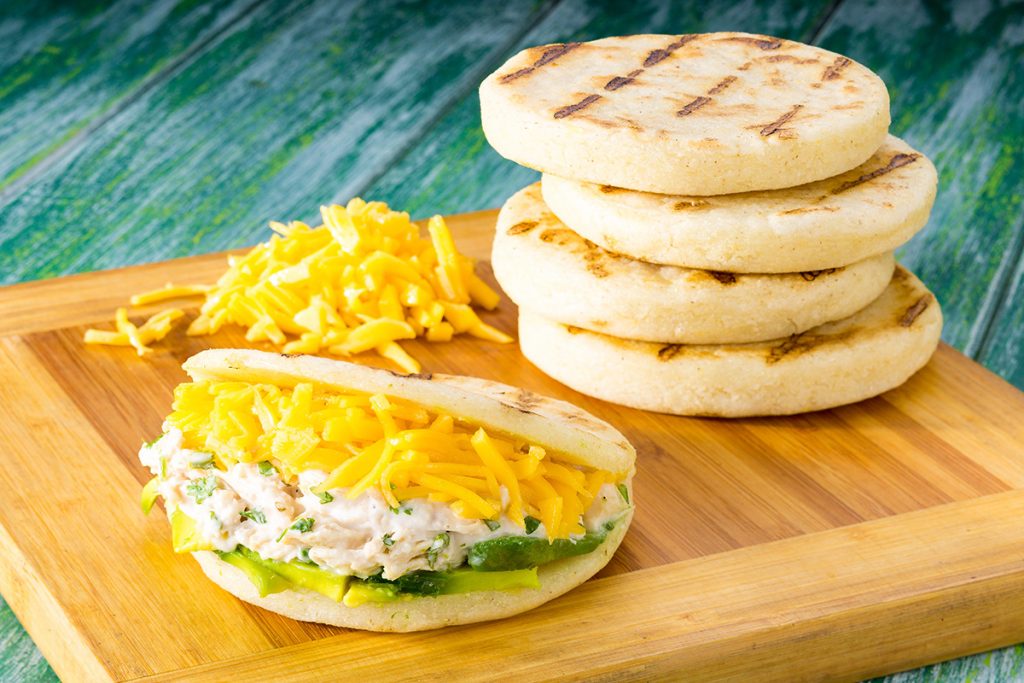 Arepa rellena de pollo - Doñarepa